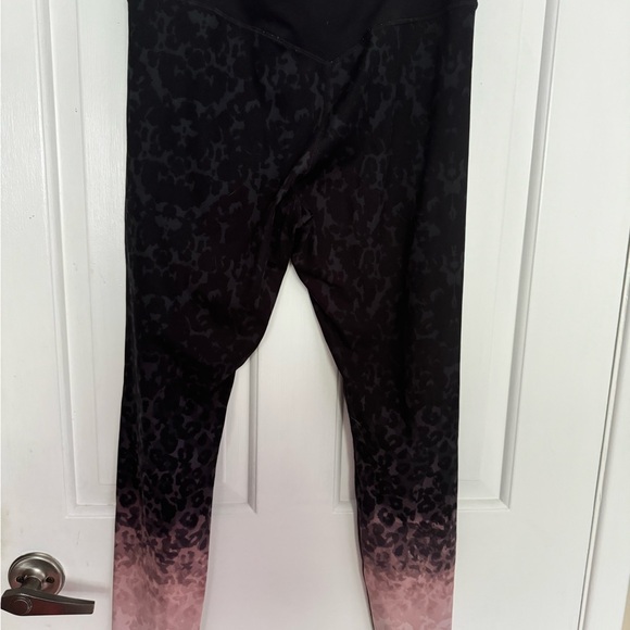 EUC H&M Black & Pink Ombre Leggings sz M - Picture 2 of 3